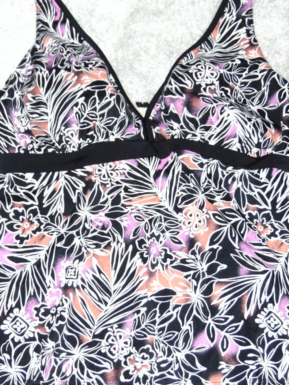 A SHORE FIT Plus Size 20W Tankini Top Built-In Bra Top Black White Floral Nylon